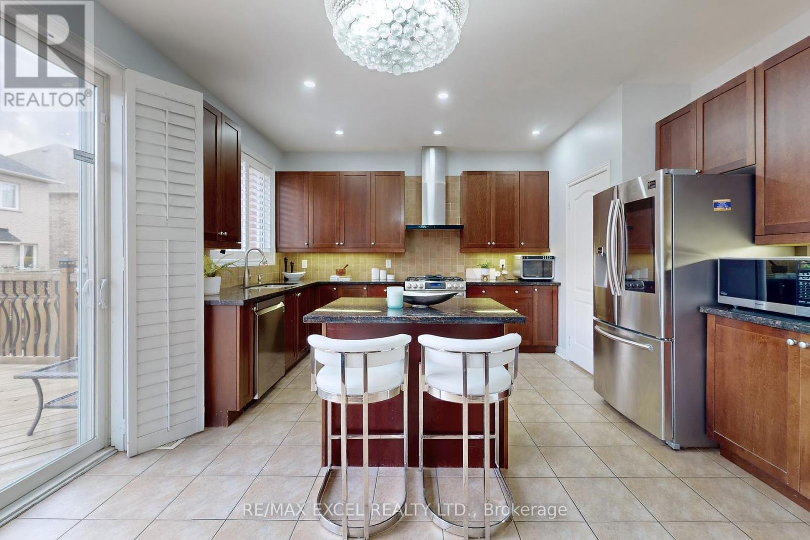 25 Lundy Drive, Markham, Ontario  L6B 0G1 - Photo 11 - N12476543