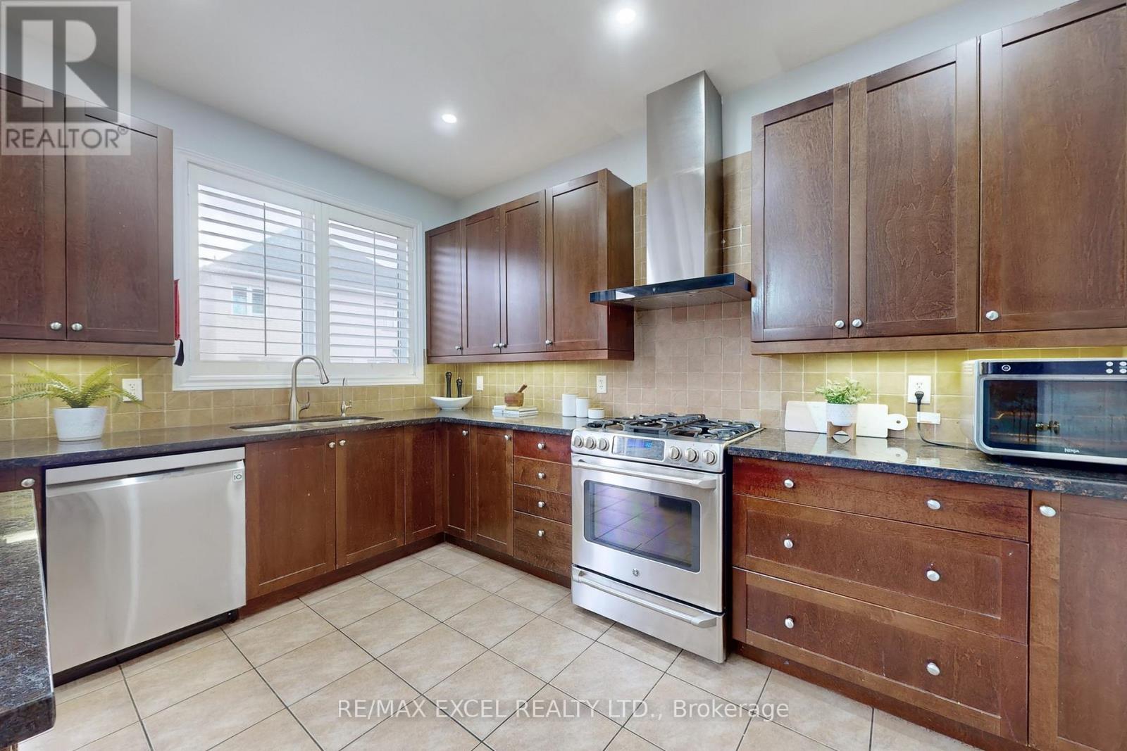 25 Lundy Drive, Markham, Ontario  L6B 0G1 - Photo 13 - N12476543