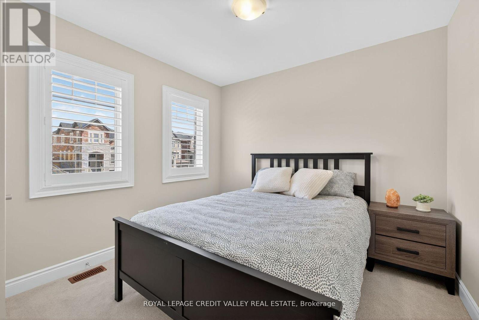 29 Janes Crescent, New Tecumseth, Ontario L9R 0T2 - Photo 19 - N12476550