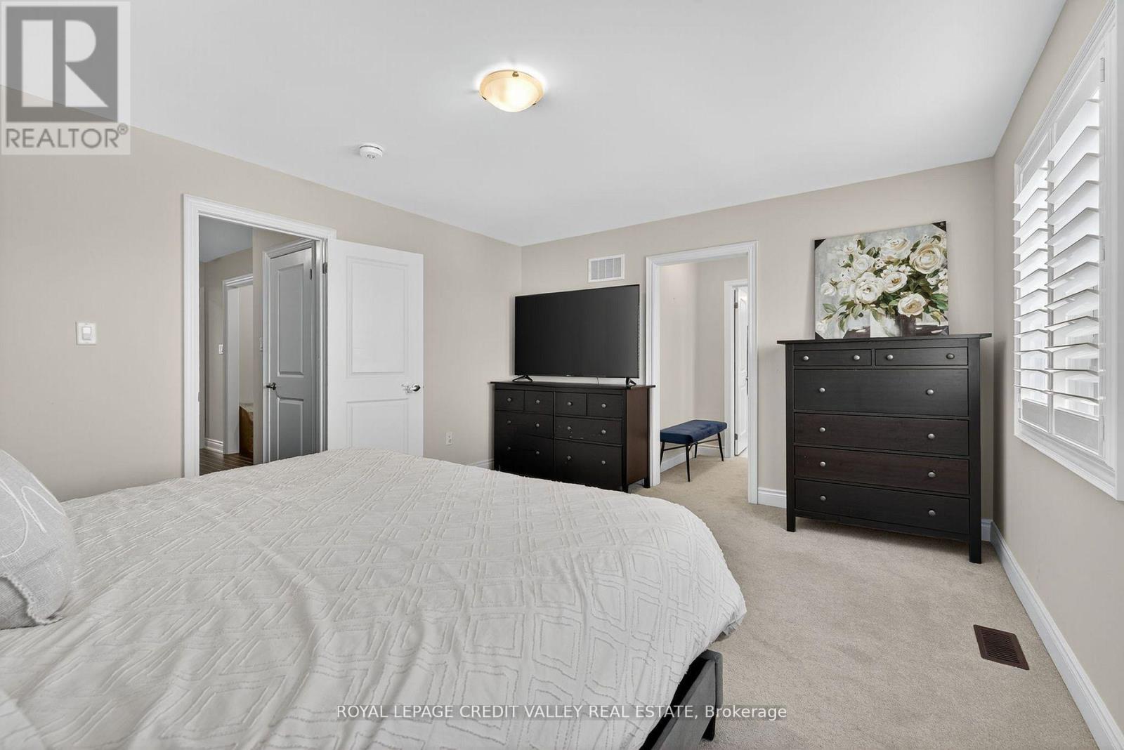 29 Janes Crescent, New Tecumseth, Ontario L9R 0T2 - Photo 22 - N12476550