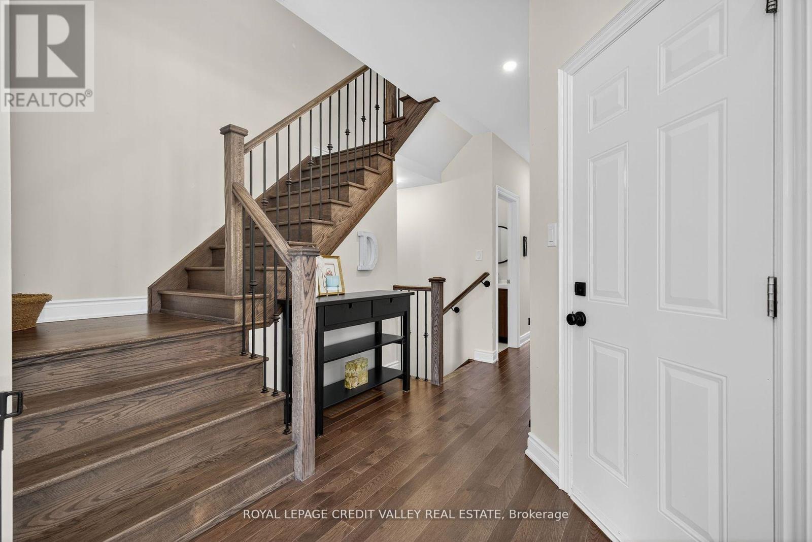 29 Janes Crescent, New Tecumseth, Ontario L9R 0T2 - Photo 6 - N12476550