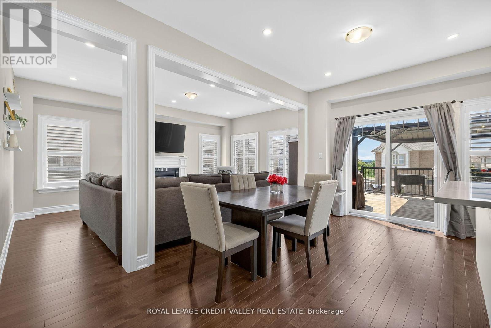 29 Janes Crescent, New Tecumseth, Ontario L9R 0T2 - Photo 7 - N12476550