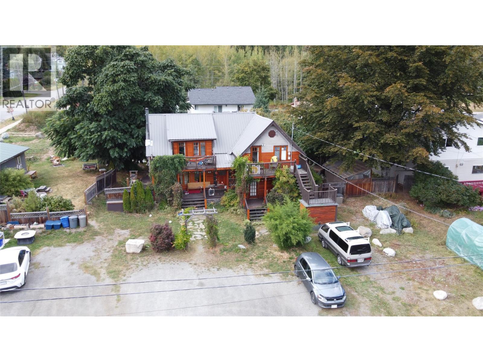105 Washington Street N, Kaslo, British Columbia