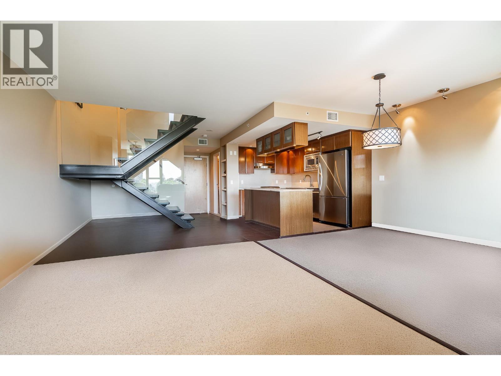 Ph3 683 W Victoria Park, North Vancouver, British Columbia  V7M 0A2 - Photo 10 - R3044931