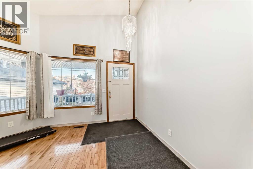 11 San Diego Green Ne, Calgary, Alberta  T1Y 7C4 - Photo 4 - A2264960