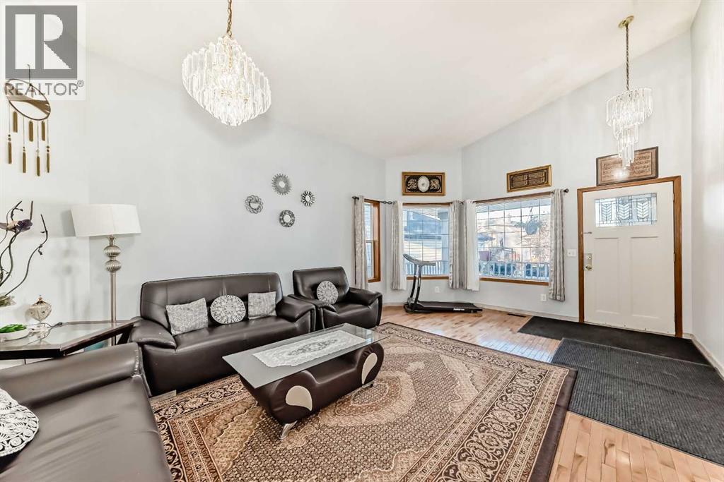 11 San Diego Green Ne, Calgary, Alberta  T1Y 7C4 - Photo 11 - A2264960