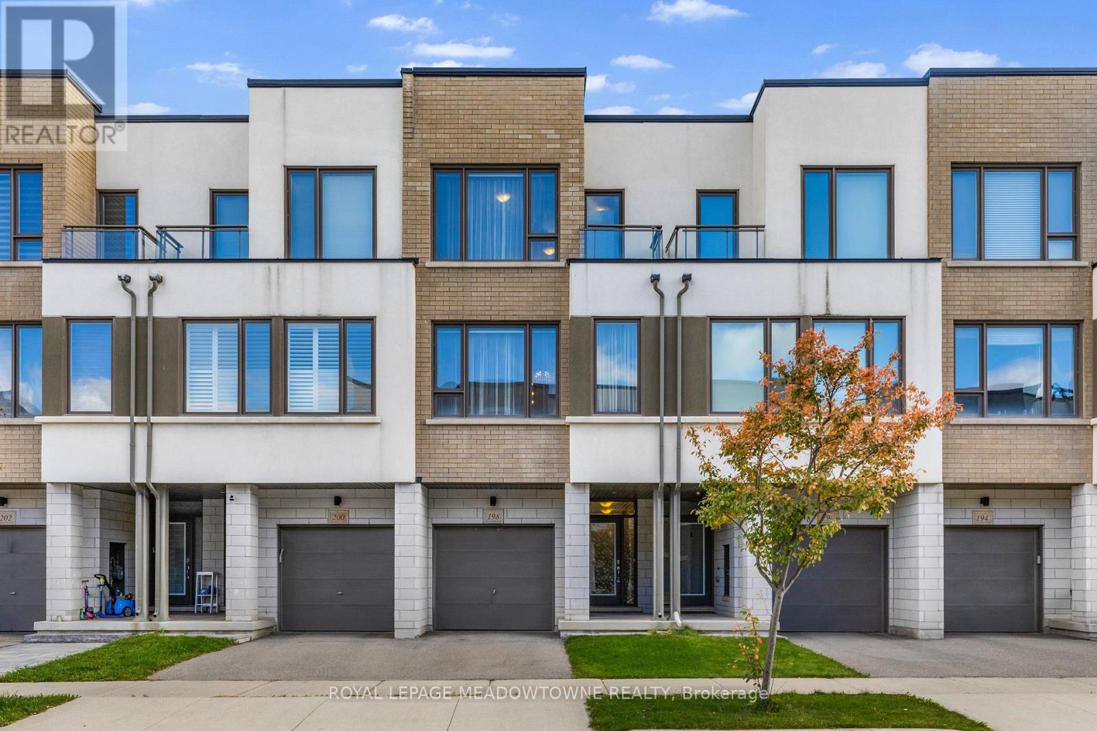 198 SQUIRE CRESCENT, Oakville, Ontario