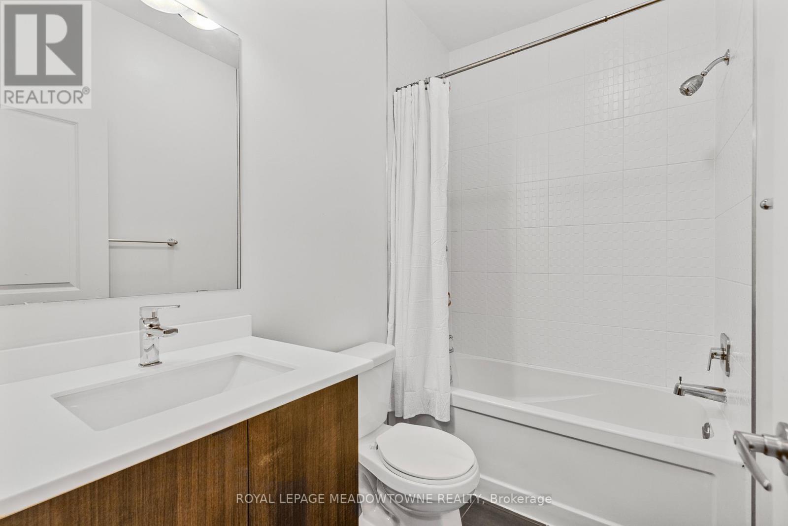 198 Squire Crescent, Oakville, Ontario  L6H 0L6 - Photo 16 - W12476449