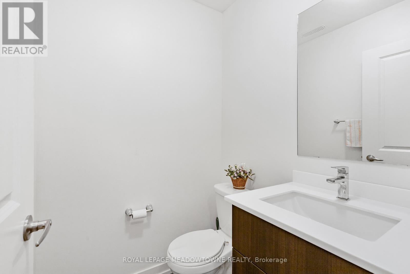 198 Squire Crescent, Oakville, Ontario  L6H 0L6 - Photo 17 - W12476449