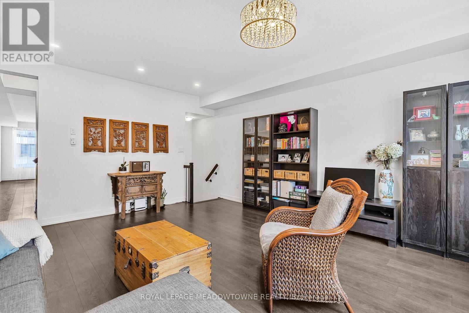 198 Squire Crescent, Oakville, Ontario  L6H 0L6 - Photo 6 - W12476449