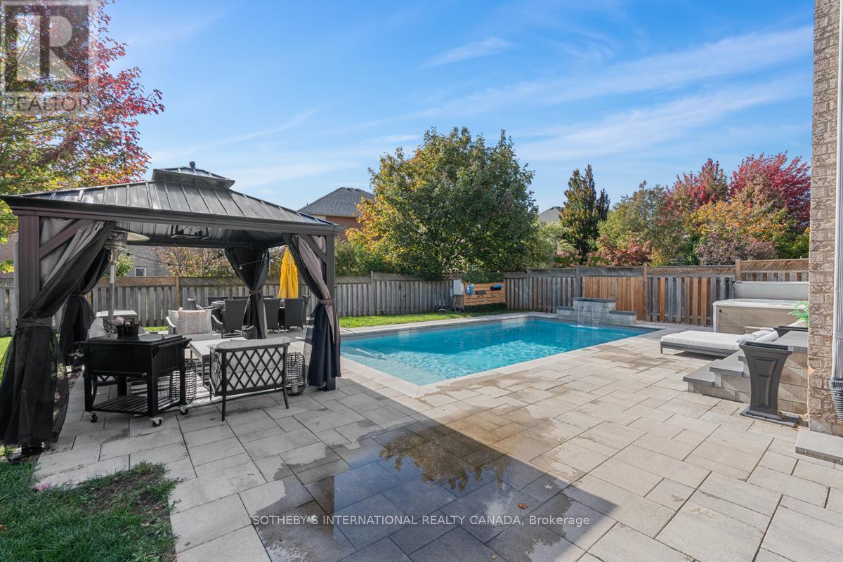 2182 Meadowglen Drive, Oakville, Ontario  L6M 4C9 - Photo 32 - W12476452