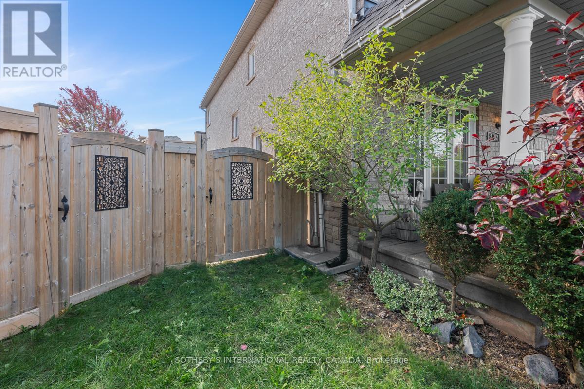 2182 Meadowglen Drive, Oakville, Ontario  L6M 4C9 - Photo 37 - W12476452