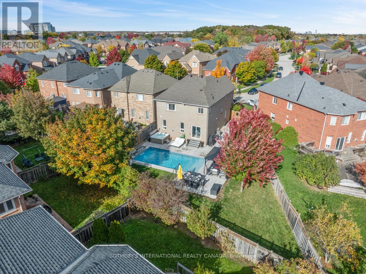 2182 Meadowglen Drive, Oakville, Ontario  L6M 4C9 - Photo 38 - W12476452