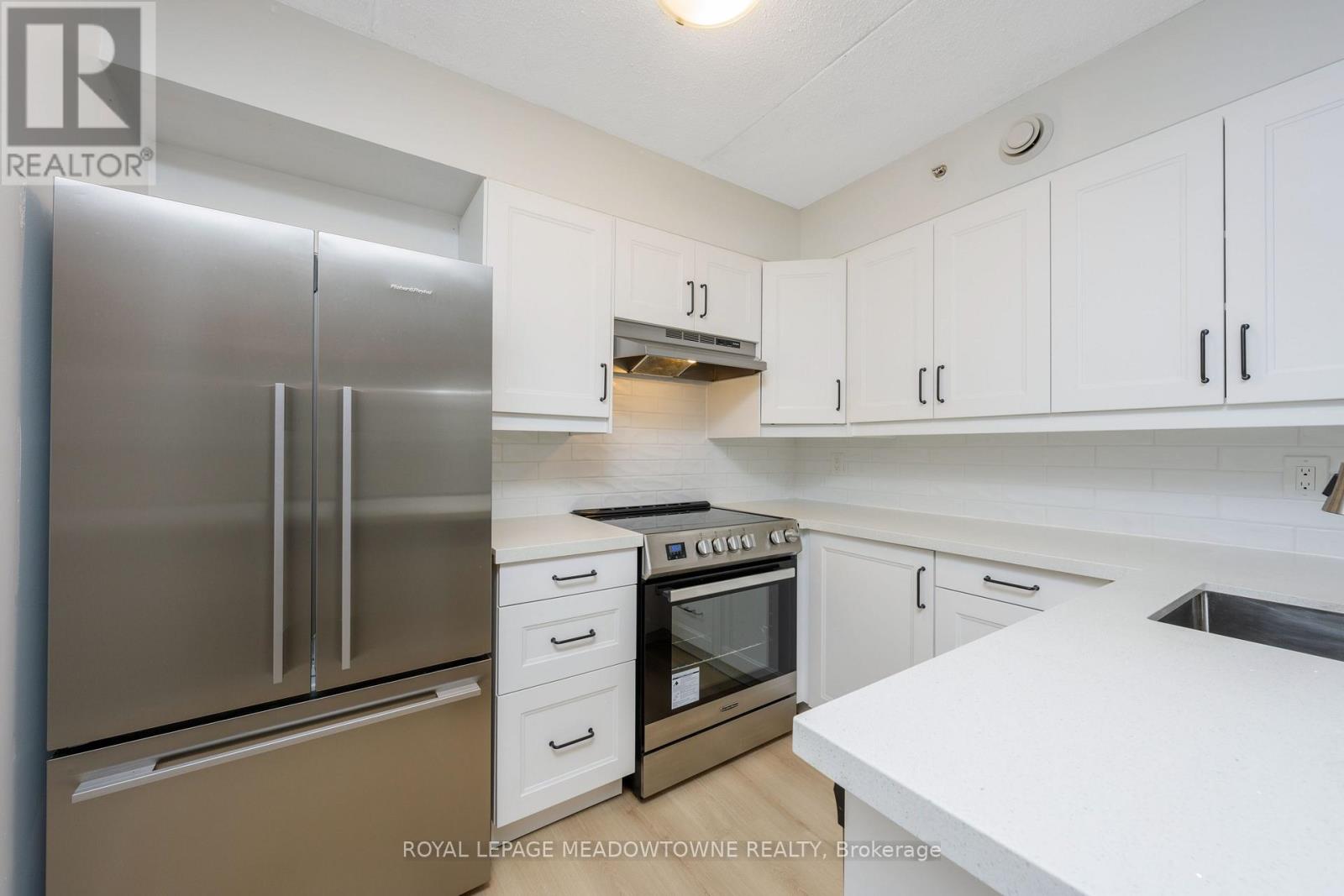 108 - 4025 Kilmer Drive, Burlington, Ontario  L7M 4M5 - Photo 14 - W12476465