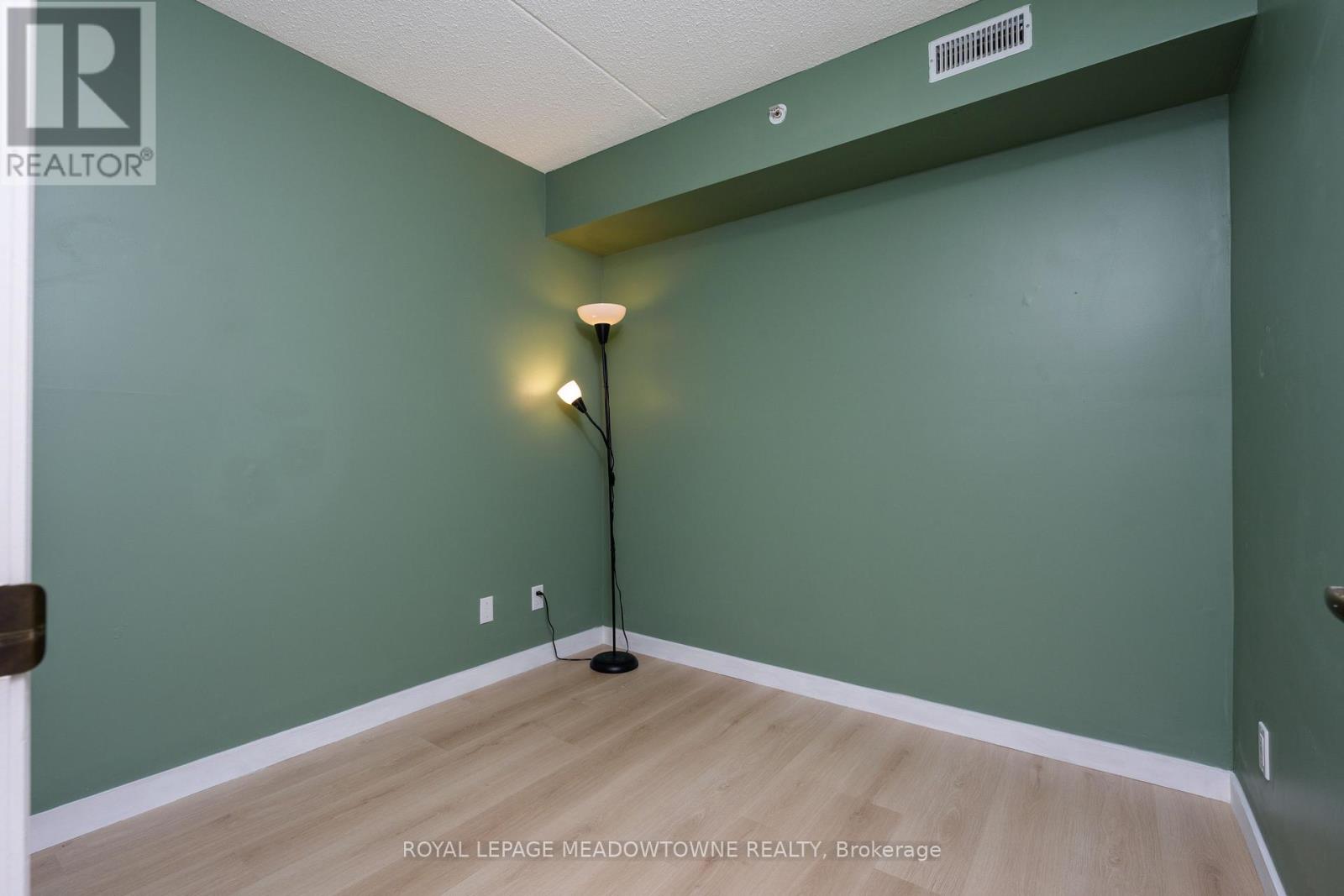 108 - 4025 Kilmer Drive, Burlington, Ontario  L7M 4M5 - Photo 20 - W12476465