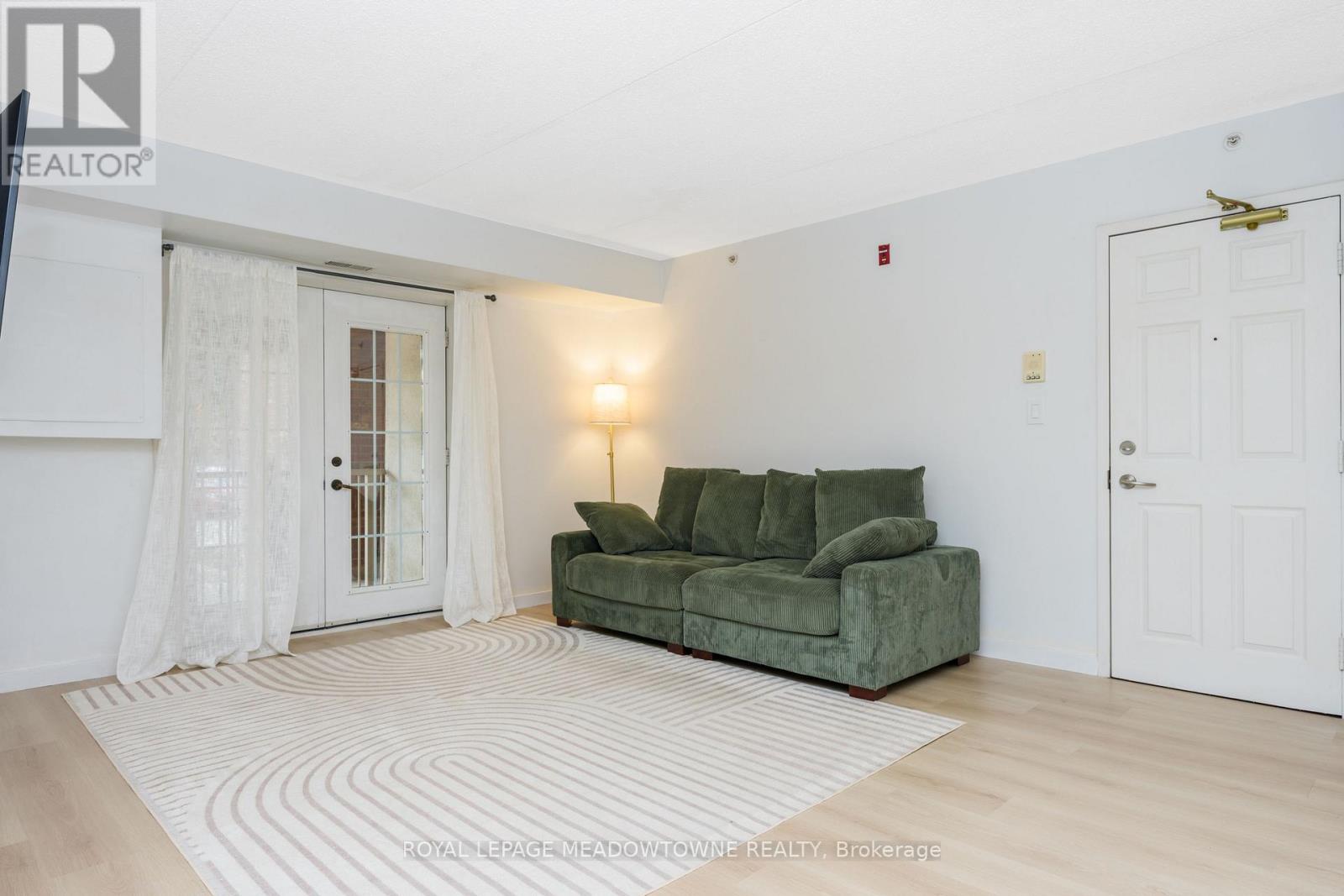 108 - 4025 Kilmer Drive, Burlington, Ontario  L7M 4M5 - Photo 9 - W12476465
