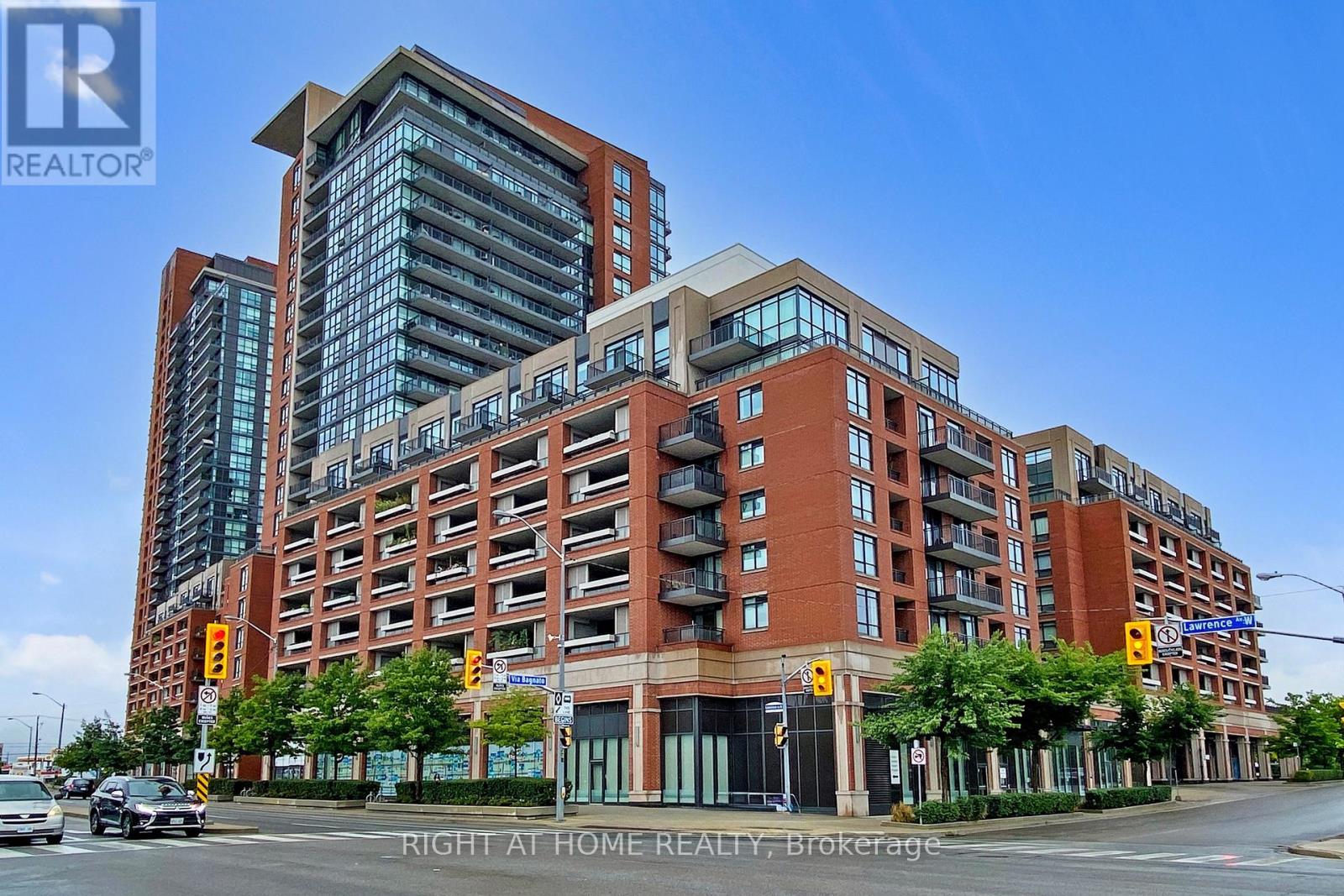 1122 - 800 LAWRENCE AVENUE W, Toronto, Ontario