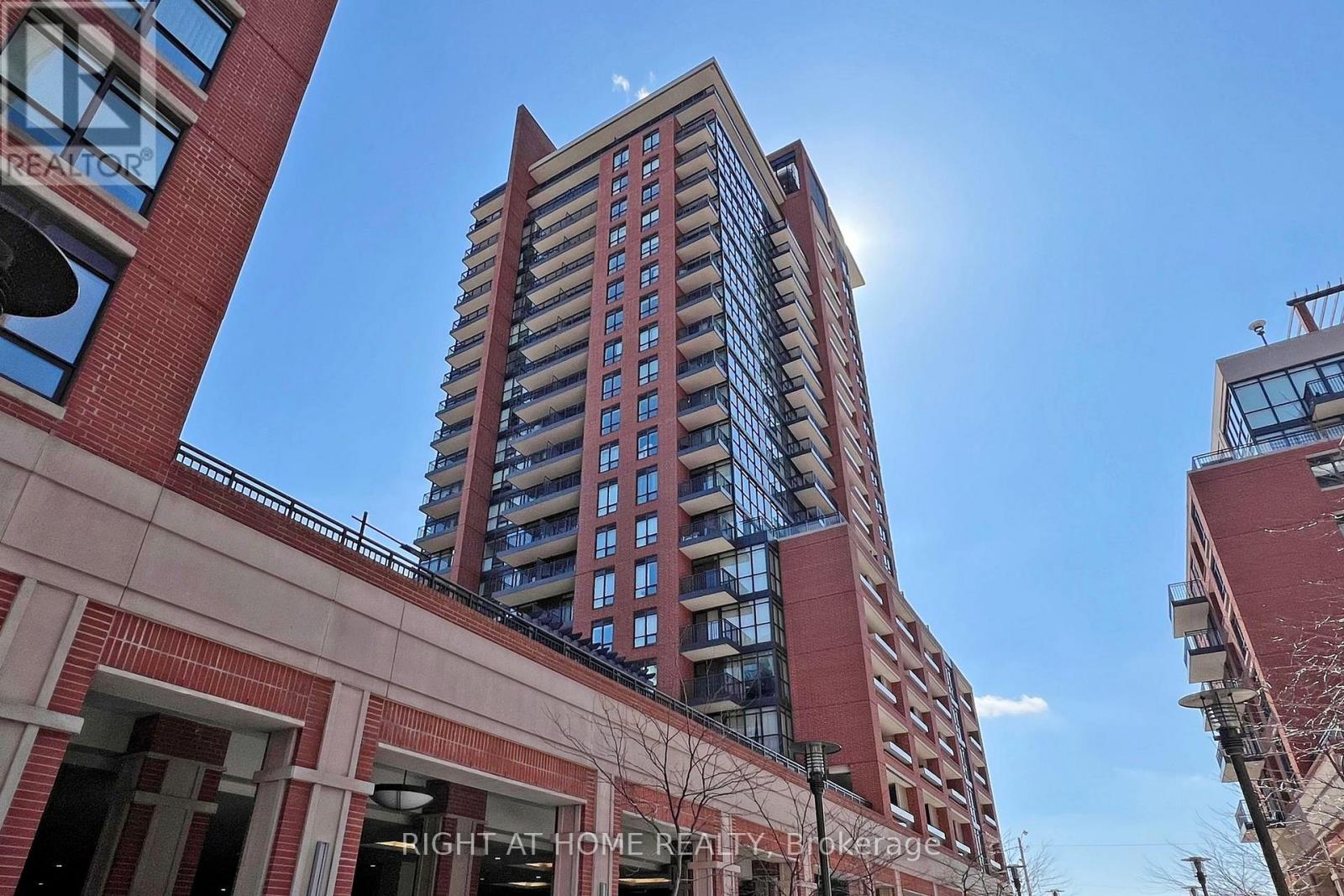1122 - 800 Lawrence Avenue W, Toronto, Ontario  M6A 0B1 - Photo 4 - W12476467