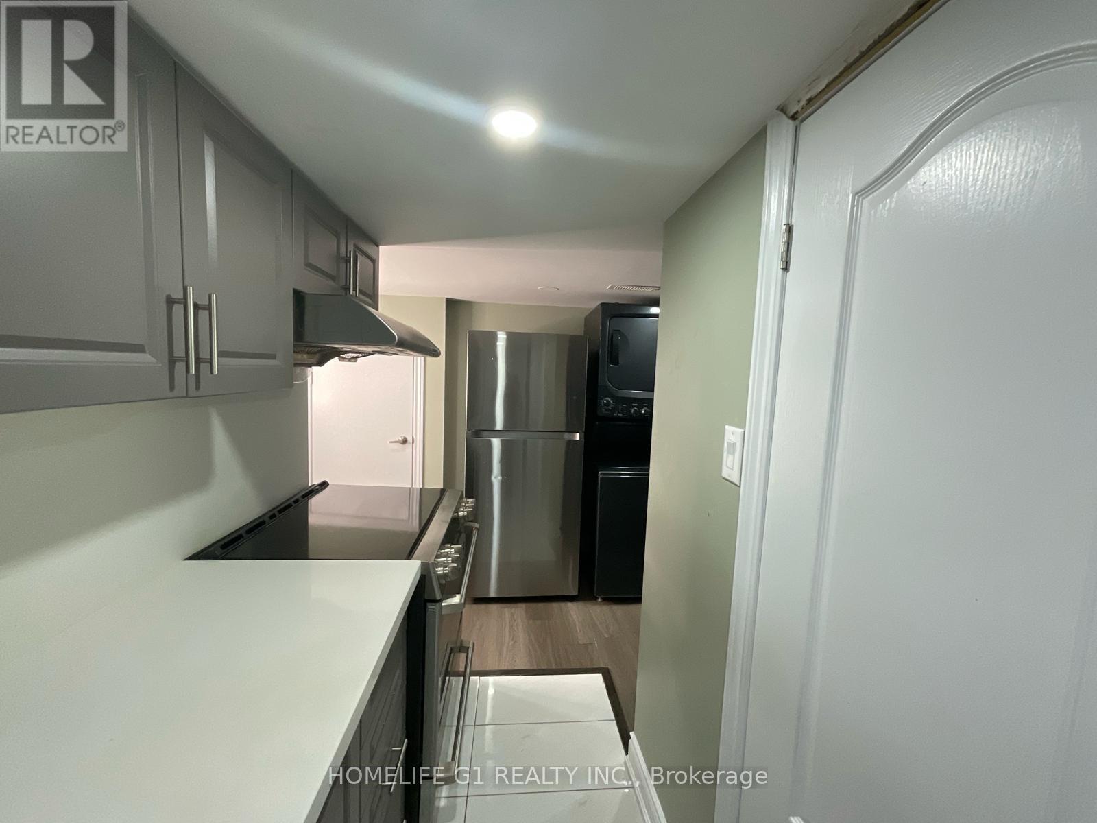 49 Loftsmoor Drive, Brampton, Ontario  L6R 3R3 - Photo 6 - W12476484