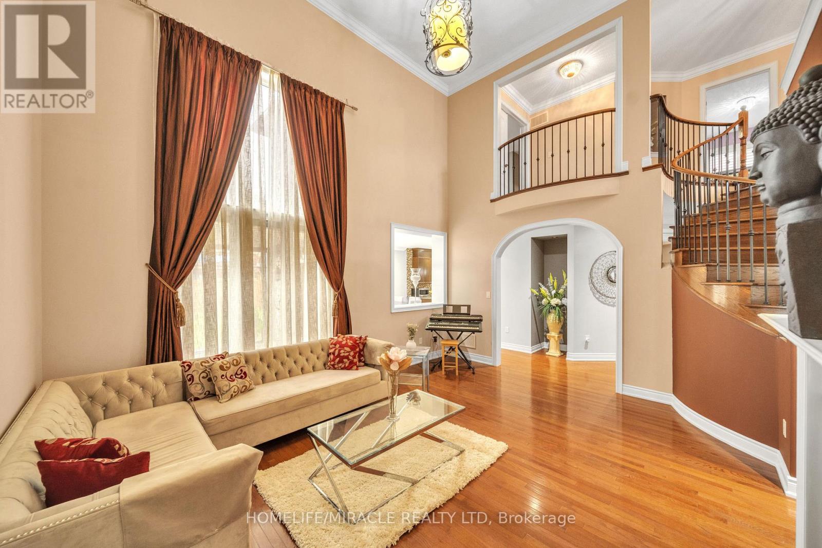 24 Haywood Drive, Brampton, Ontario  L6X 0W1 - Photo 12 - W12476485