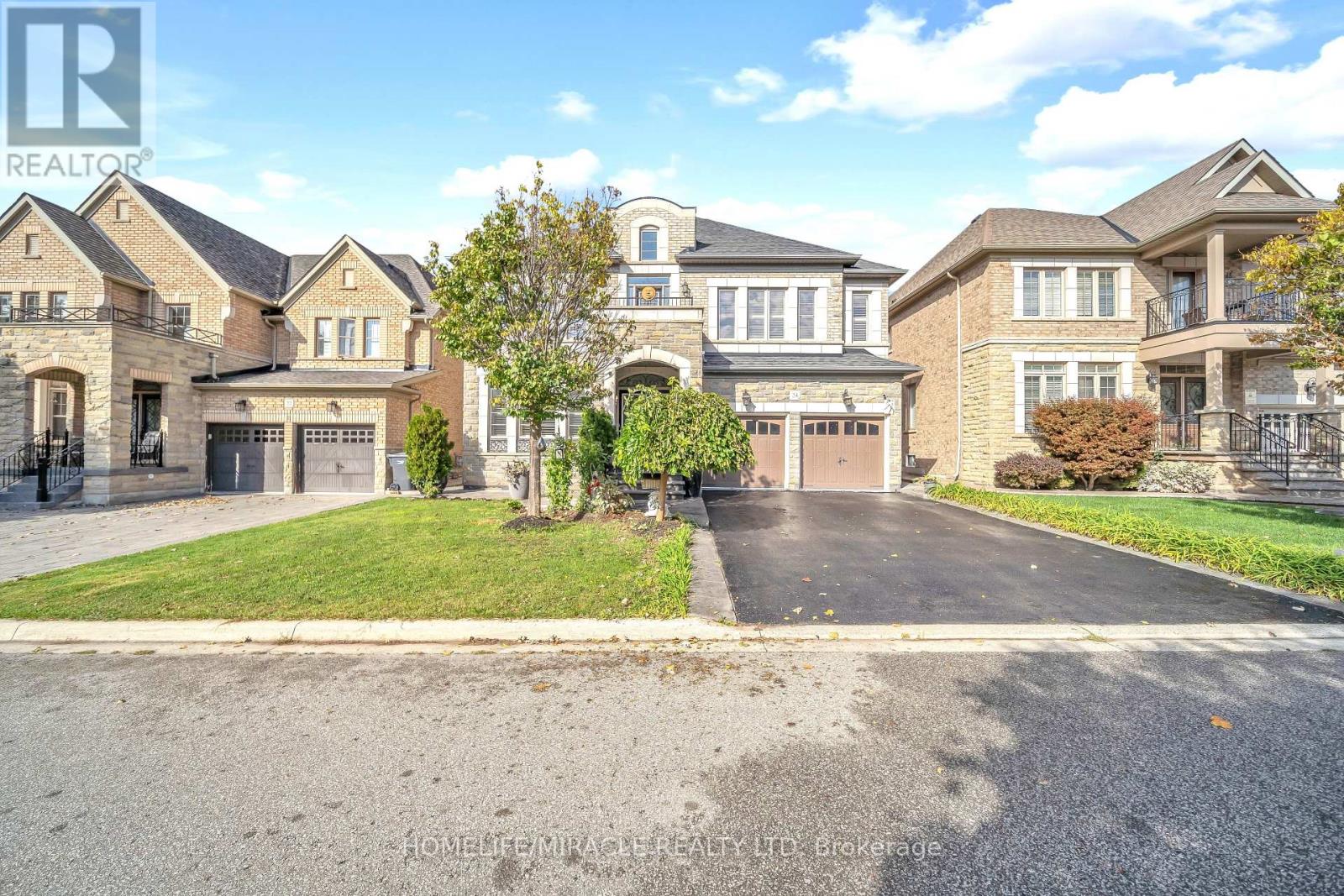 24 Haywood Drive, Brampton, Ontario  L6X 0W1 - Photo 2 - W12476485