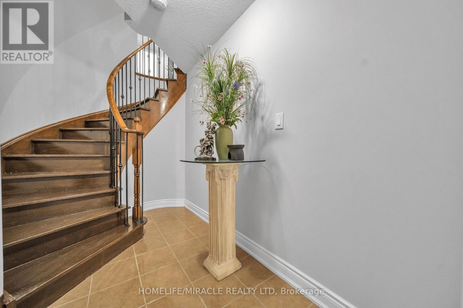 24 Haywood Drive, Brampton, Ontario  L6X 0W1 - Photo 41 - W12476485