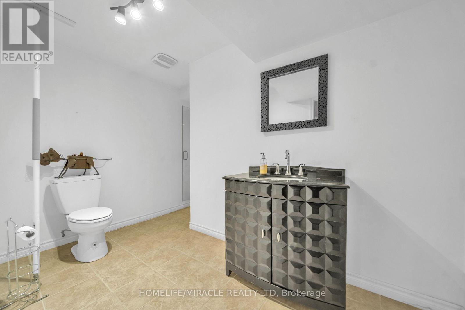 24 Haywood Drive, Brampton, Ontario  L6X 0W1 - Photo 47 - W12476485