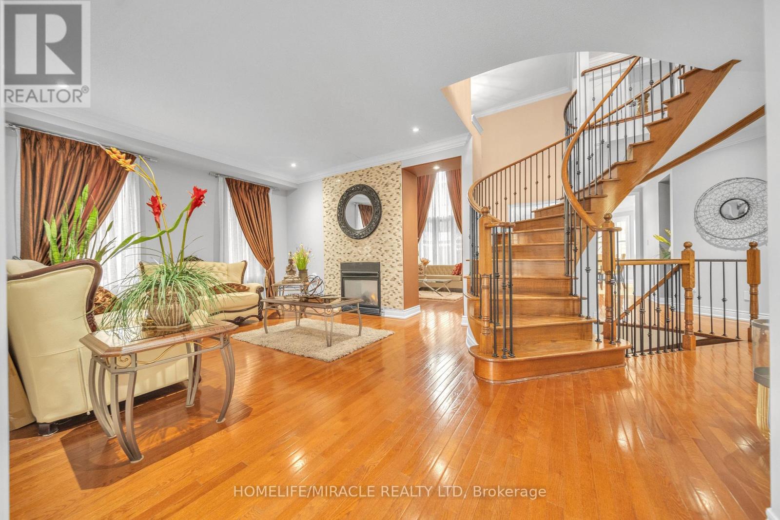 24 Haywood Drive, Brampton, Ontario  L6X 0W1 - Photo 7 - W12476485