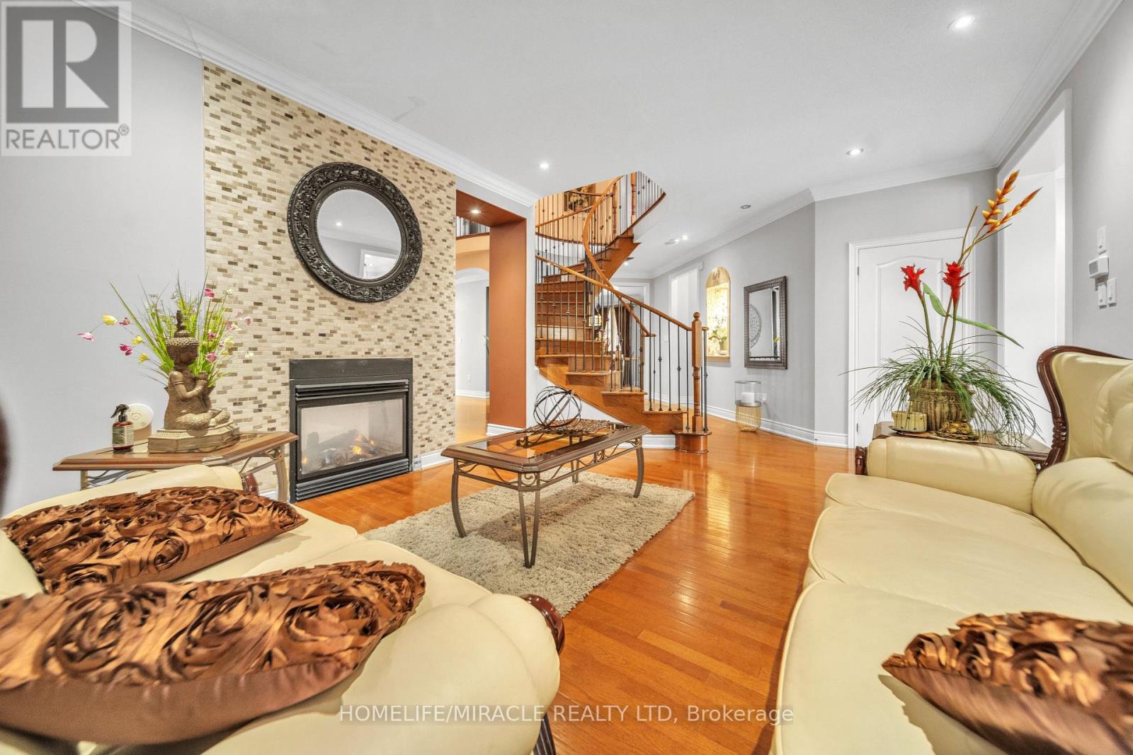 24 Haywood Drive, Brampton, Ontario  L6X 0W1 - Photo 9 - W12476485