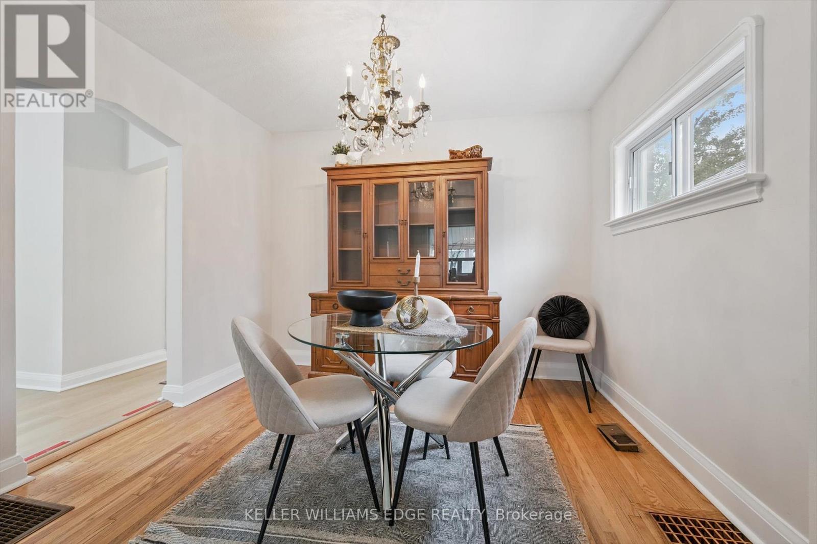 202 Alderbrae Avenue, Toronto, Ontario  M8W 4K5 - Photo 10 - W12476488