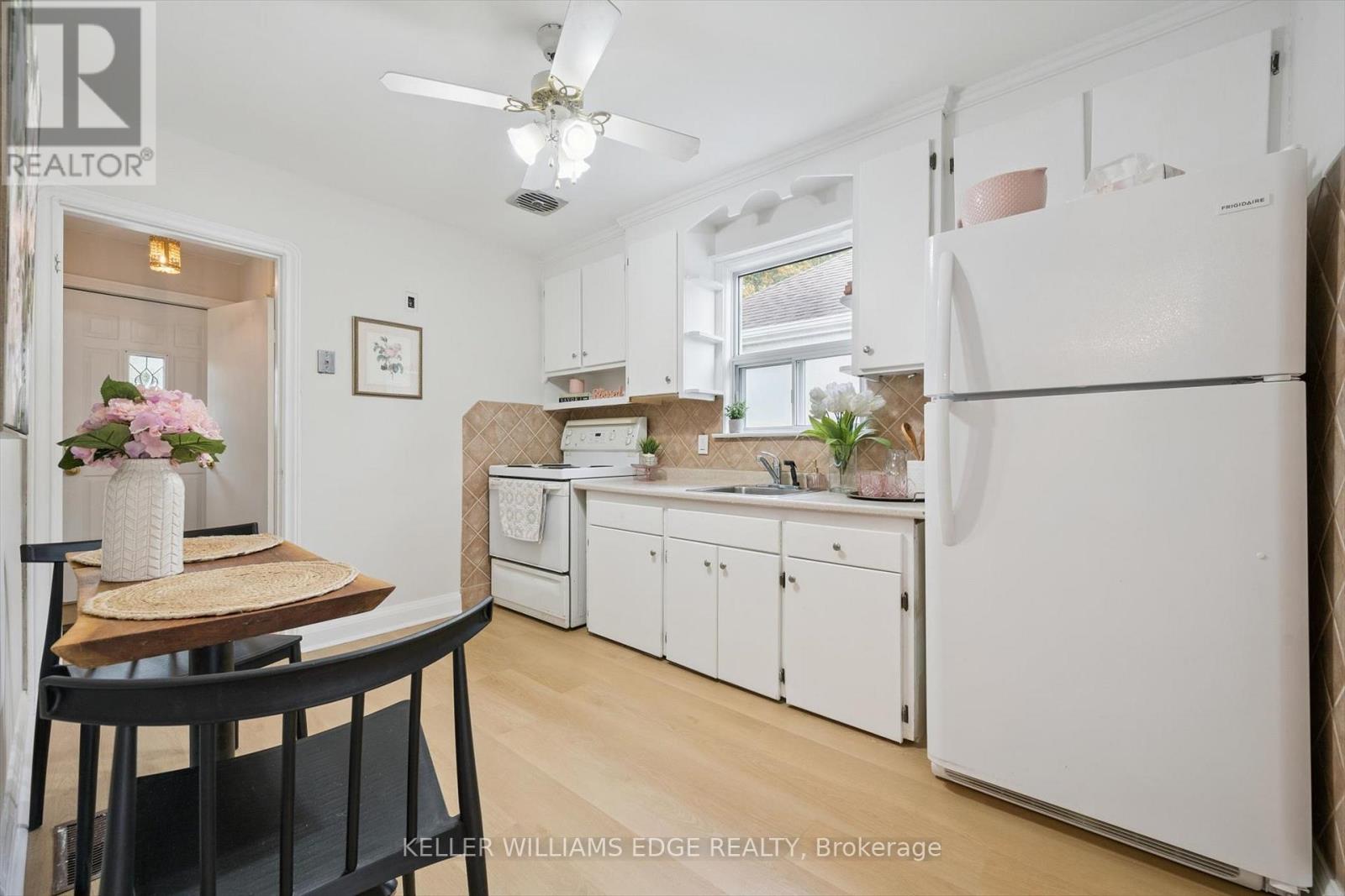 202 Alderbrae Avenue, Toronto, Ontario  M8W 4K5 - Photo 15 - W12476488