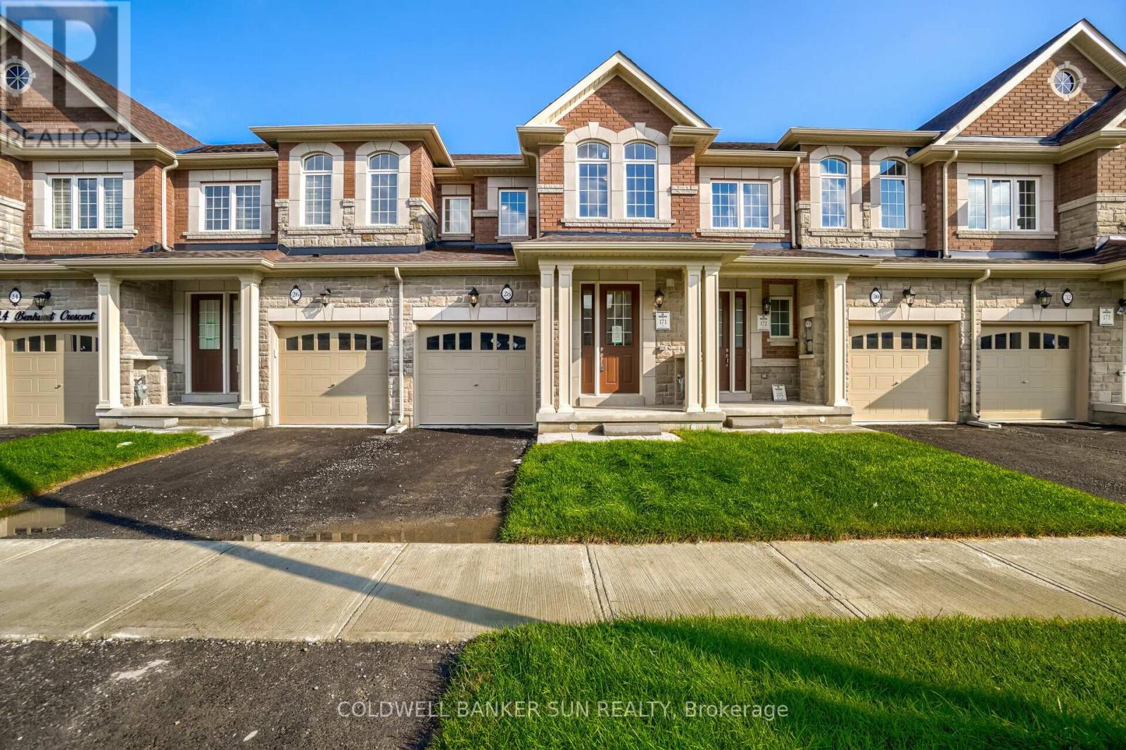 28 BENHURST CRESCENT, Brampton, Ontario