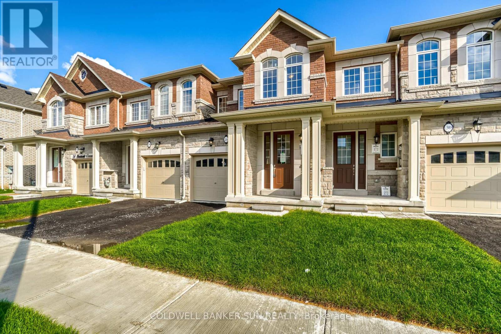 28 Benhurst Crescent, Brampton, Ontario  L7A 5A2 - Photo 2 - W12476490
