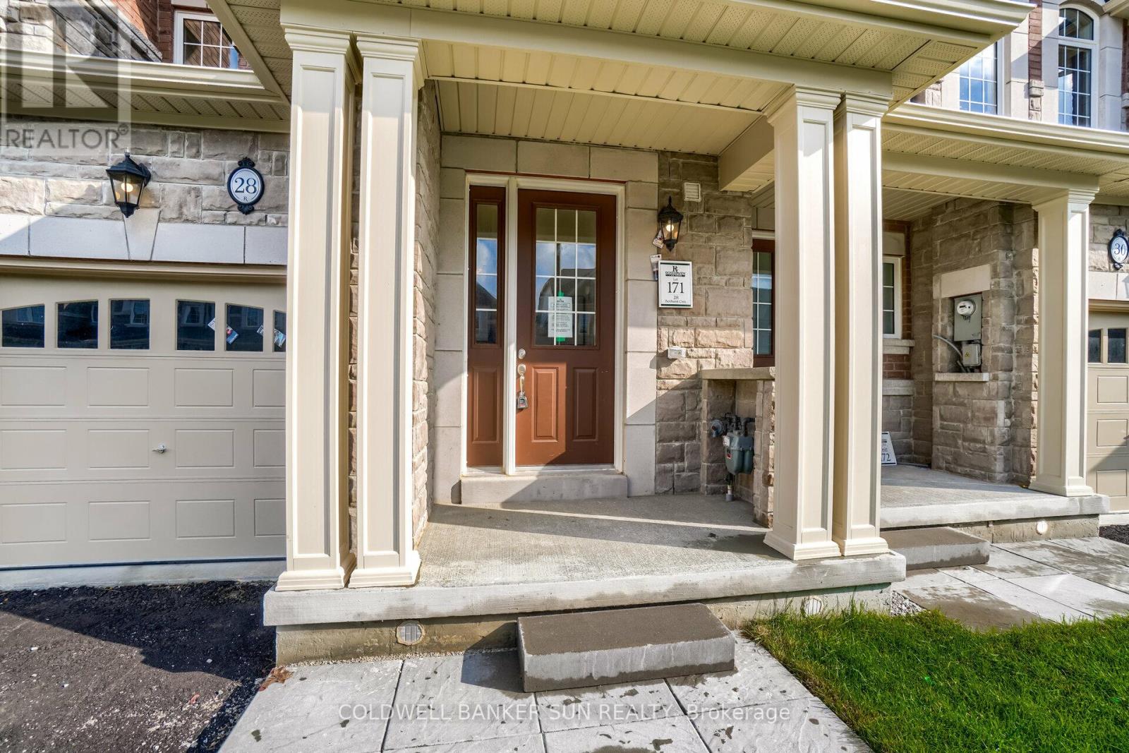 28 Benhurst Crescent, Brampton, Ontario  L7A 5A2 - Photo 3 - W12476490
