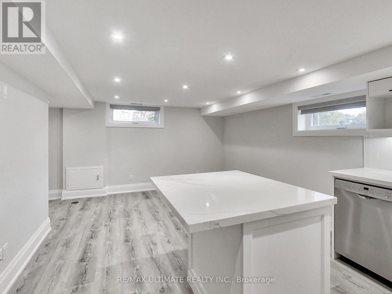 Suite 1 - 1743 Lawrence Avenue W, Toronto, Ontario  M6L 1C9 - Photo 6 - W12476503