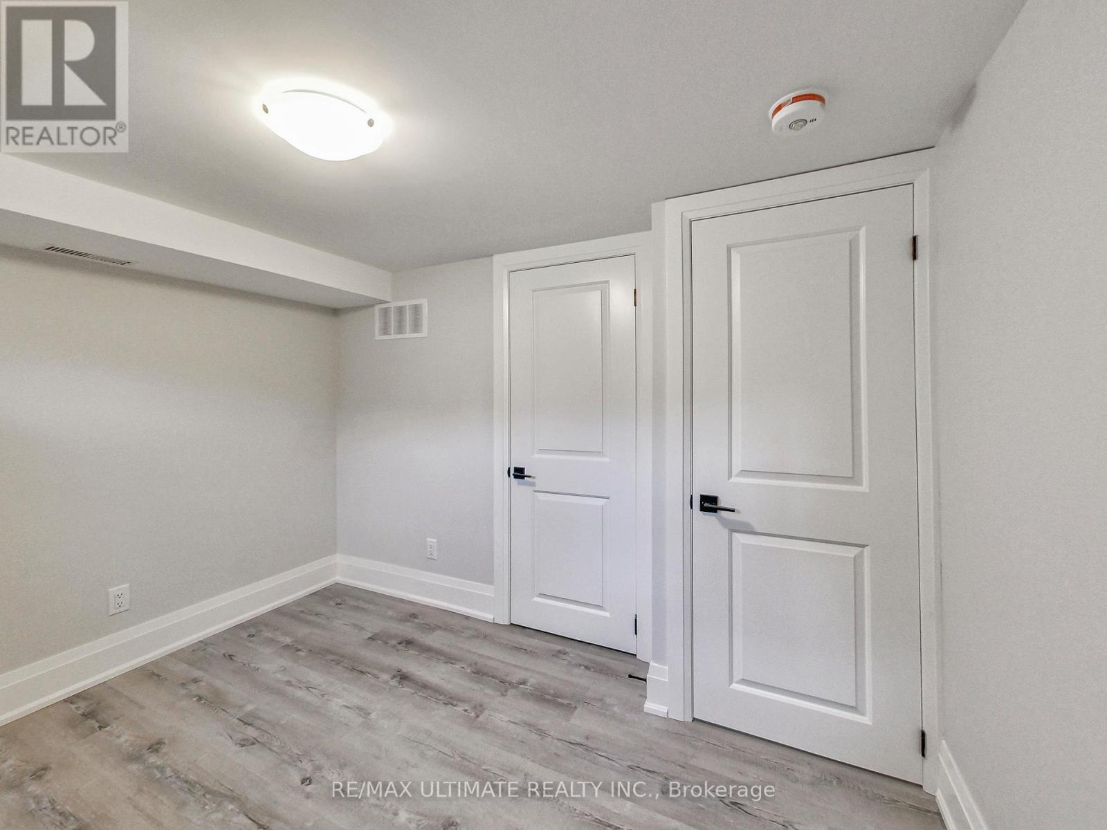 Suite 1 - 1743 Lawrence Avenue W, Toronto, Ontario  M6L 1C9 - Photo 8 - W12476503