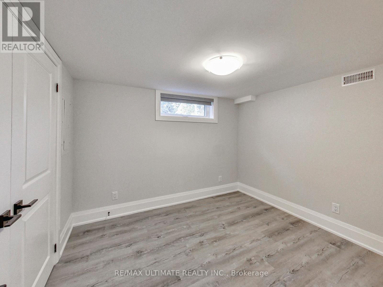 Suite 1 - 1743 Lawrence Avenue W, Toronto, Ontario  M6L 1C9 - Photo 9 - W12476503