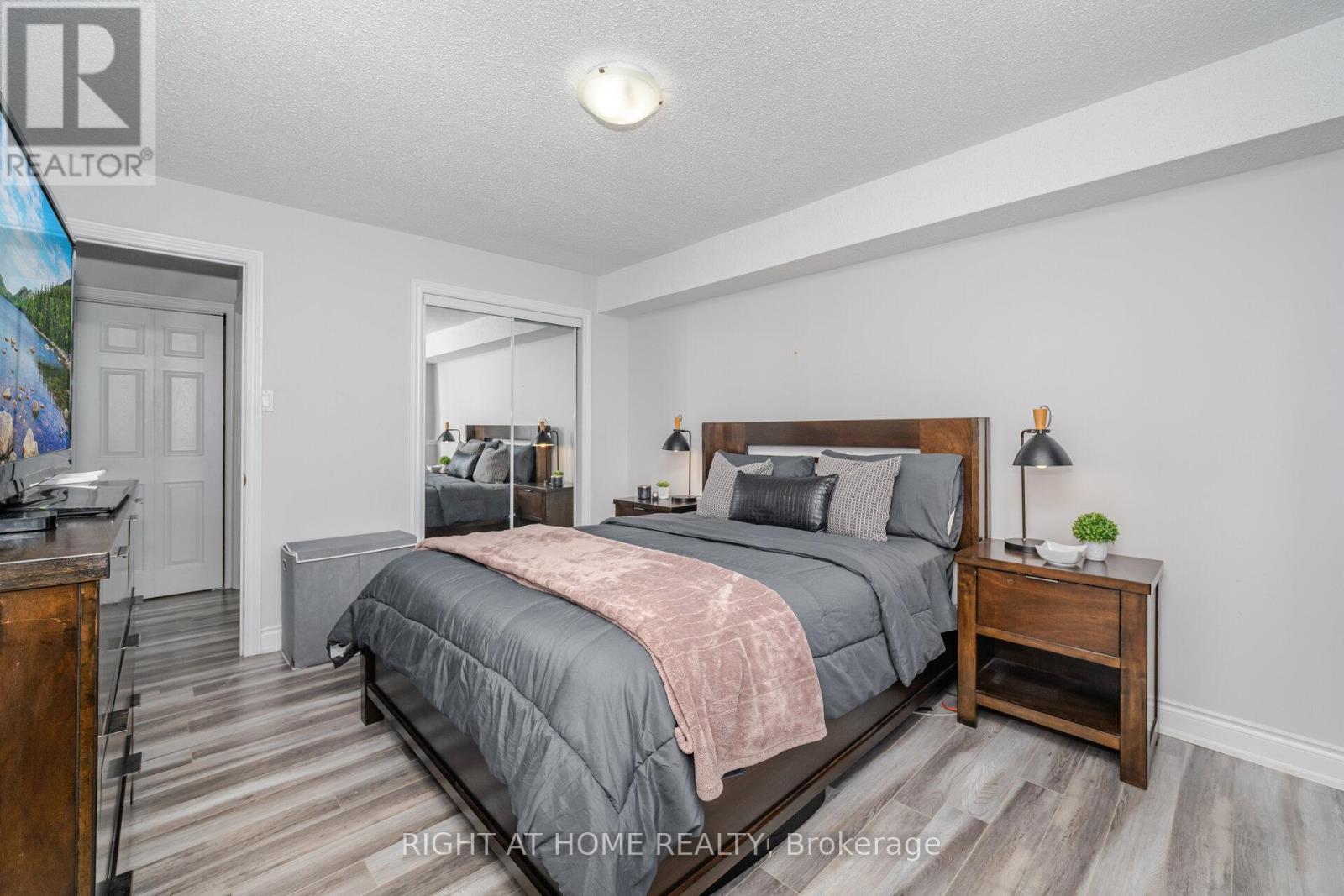 1209 - 3590 Kaneff Crescent, Mississauga, Ontario  L5A 3X3 - Photo 19 - W12476531