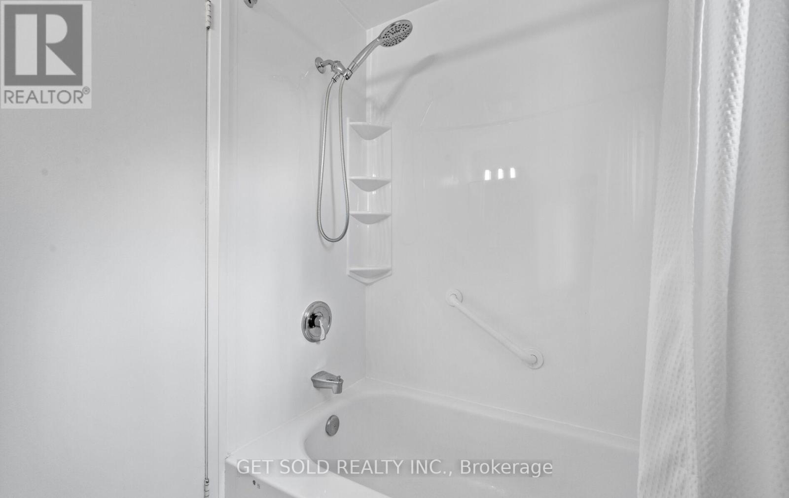 36 Shalom Crescent, Toronto, Ontario  M9V 4J4 - Photo 24 - W12476533