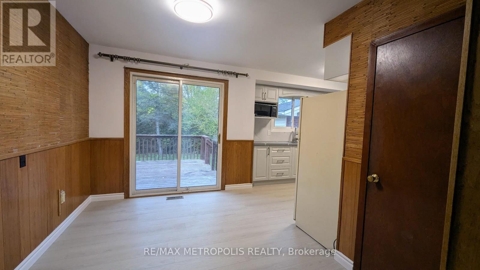 83 Longwood Drive, Waterloo, Ontario  N2L 4B6 - Photo 14 - X12476456
