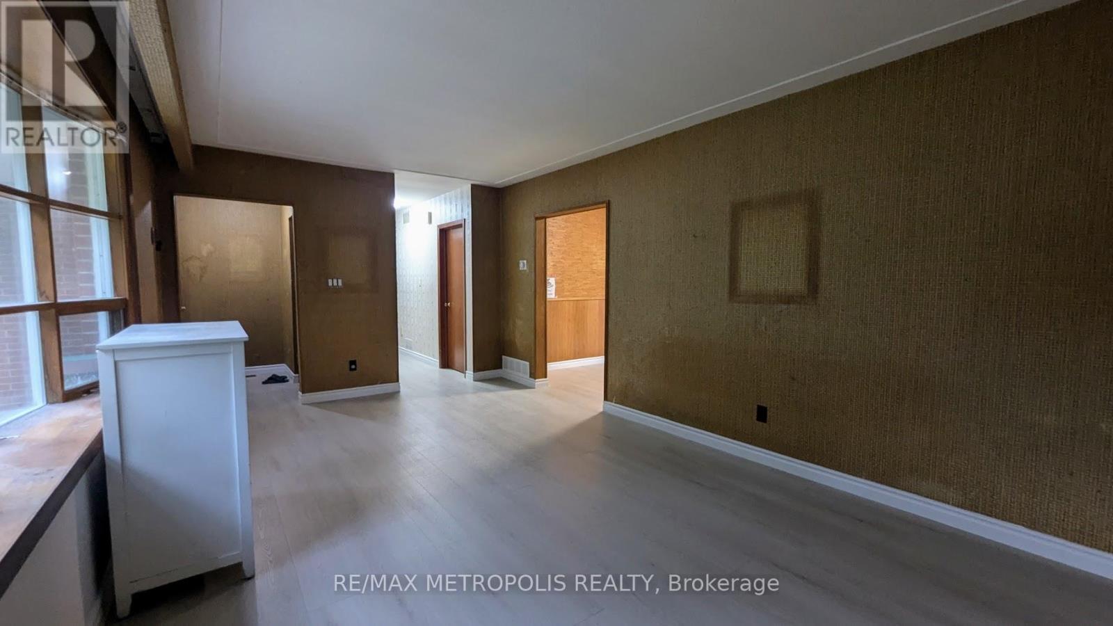 83 Longwood Drive, Waterloo, Ontario  N2L 4B6 - Photo 28 - X12476456