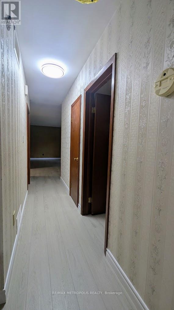 83 Longwood Drive, Waterloo, Ontario  N2L 4B6 - Photo 31 - X12476456