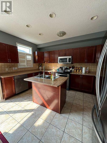 28 Lemonwood(Upper) Place, Cambridge, Ontario  N3C 4P5 - Photo 13 - X12476500