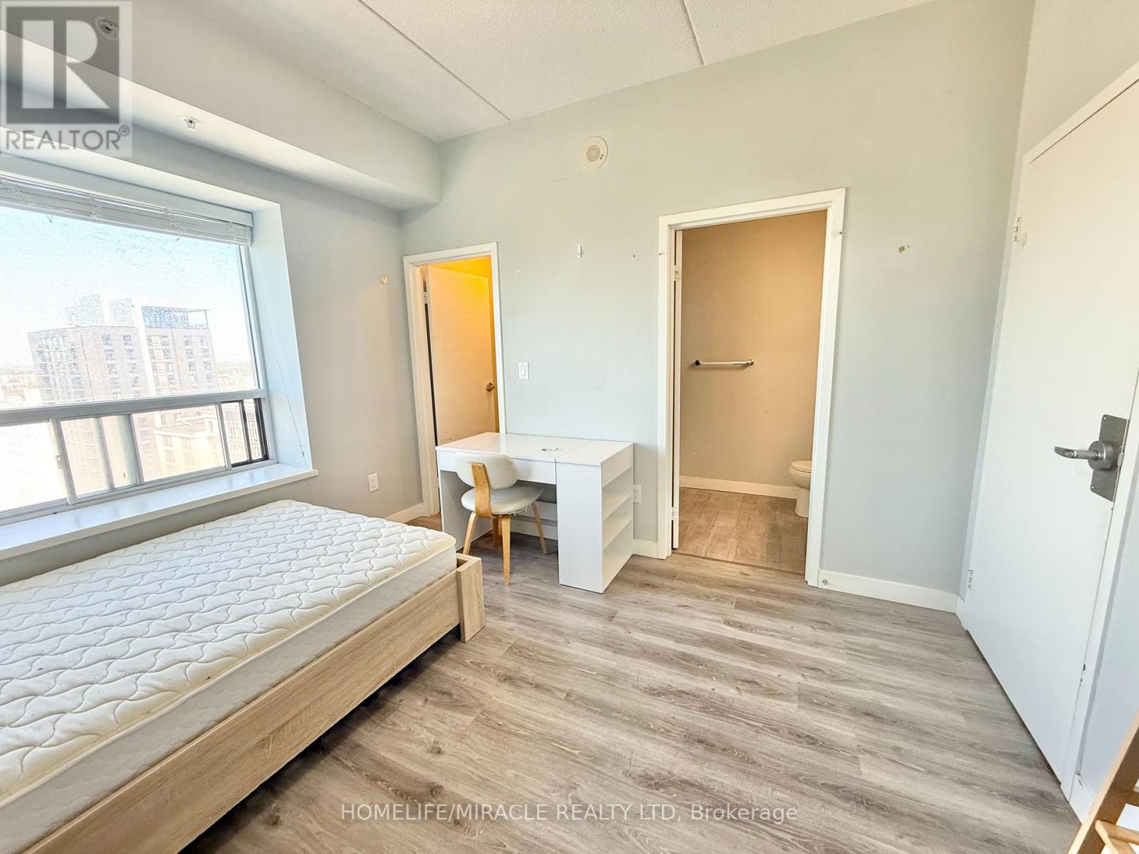 1907 - 318 Spruce Street, Waterloo, Ontario  N2L 0E9 - Photo 12 - X12476518
