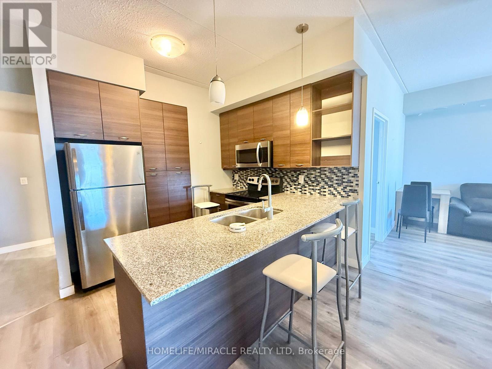 1907 - 318 Spruce Street, Waterloo, Ontario  N2L 0E9 - Photo 5 - X12476518