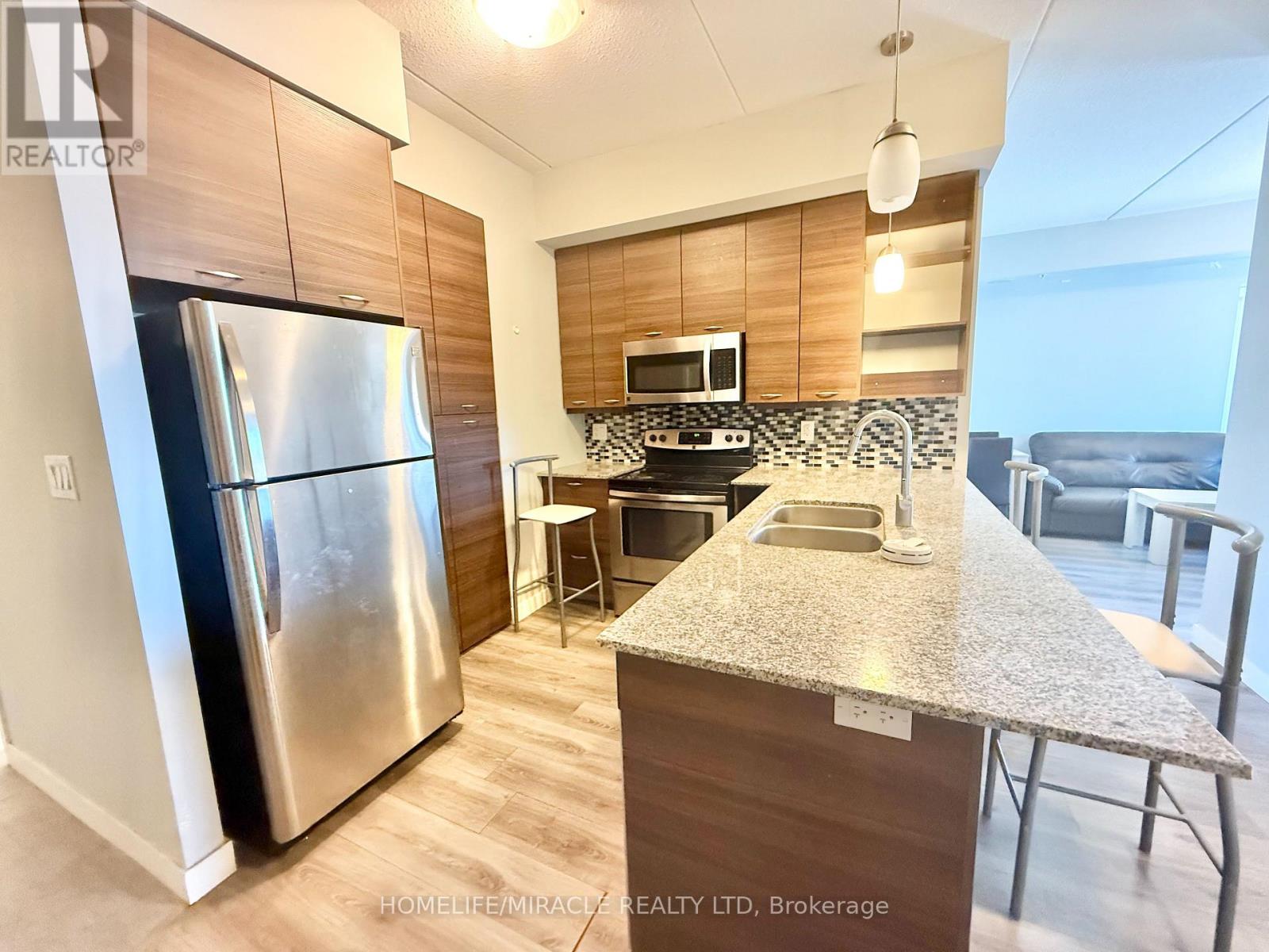 1907 - 318 Spruce Street, Waterloo, Ontario  N2L 0E9 - Photo 7 - X12476518