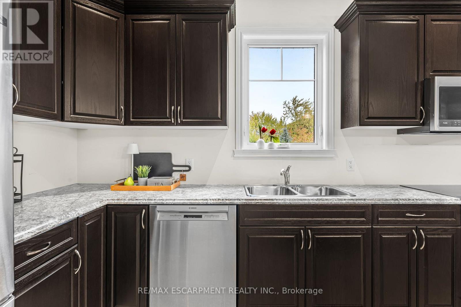 5 Oakdale Boulevard, West Lincoln, Ontario  L0R 2A0 - Photo 10 - X12476526
