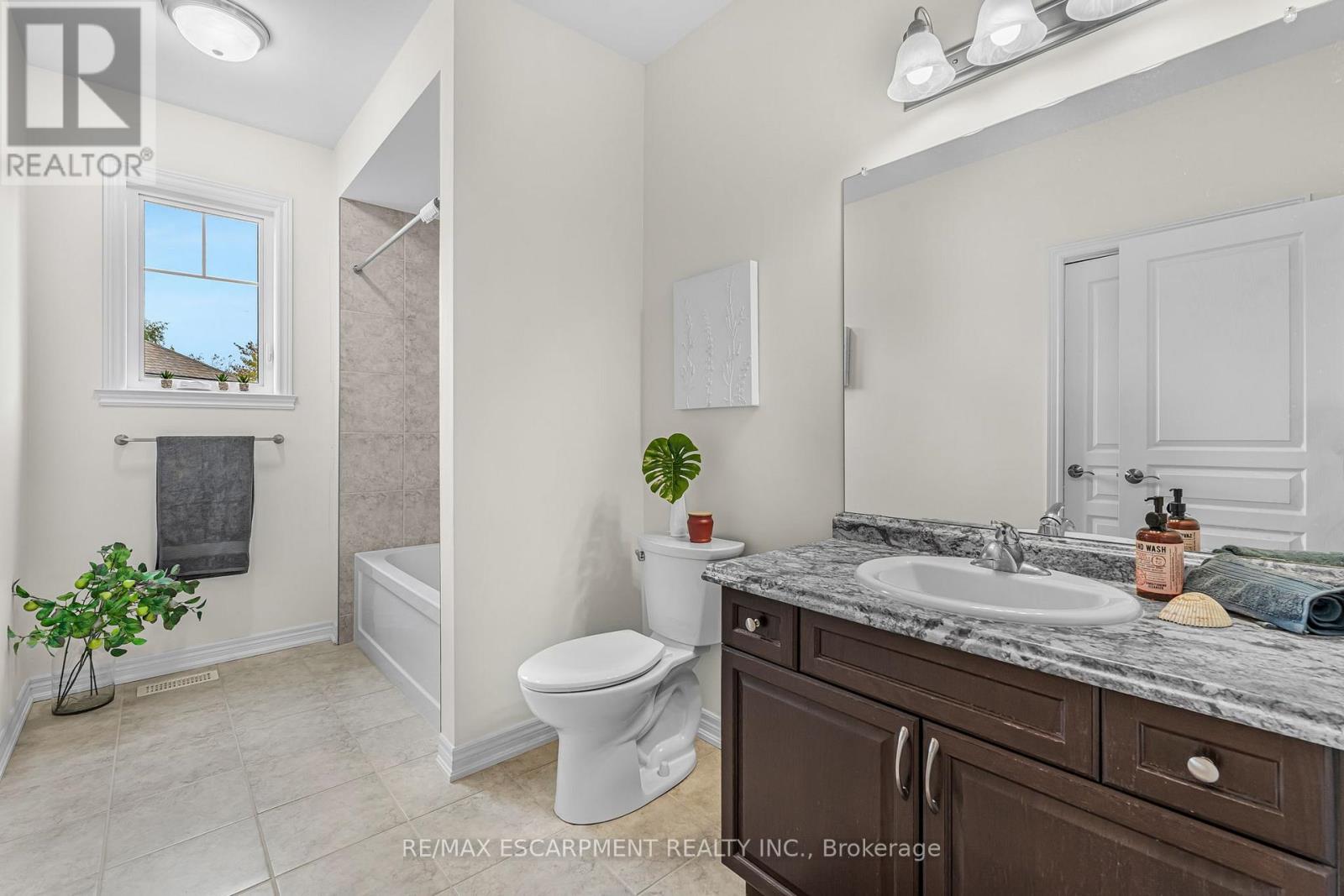 5 Oakdale Boulevard, West Lincoln, Ontario  L0R 2A0 - Photo 25 - X12476526