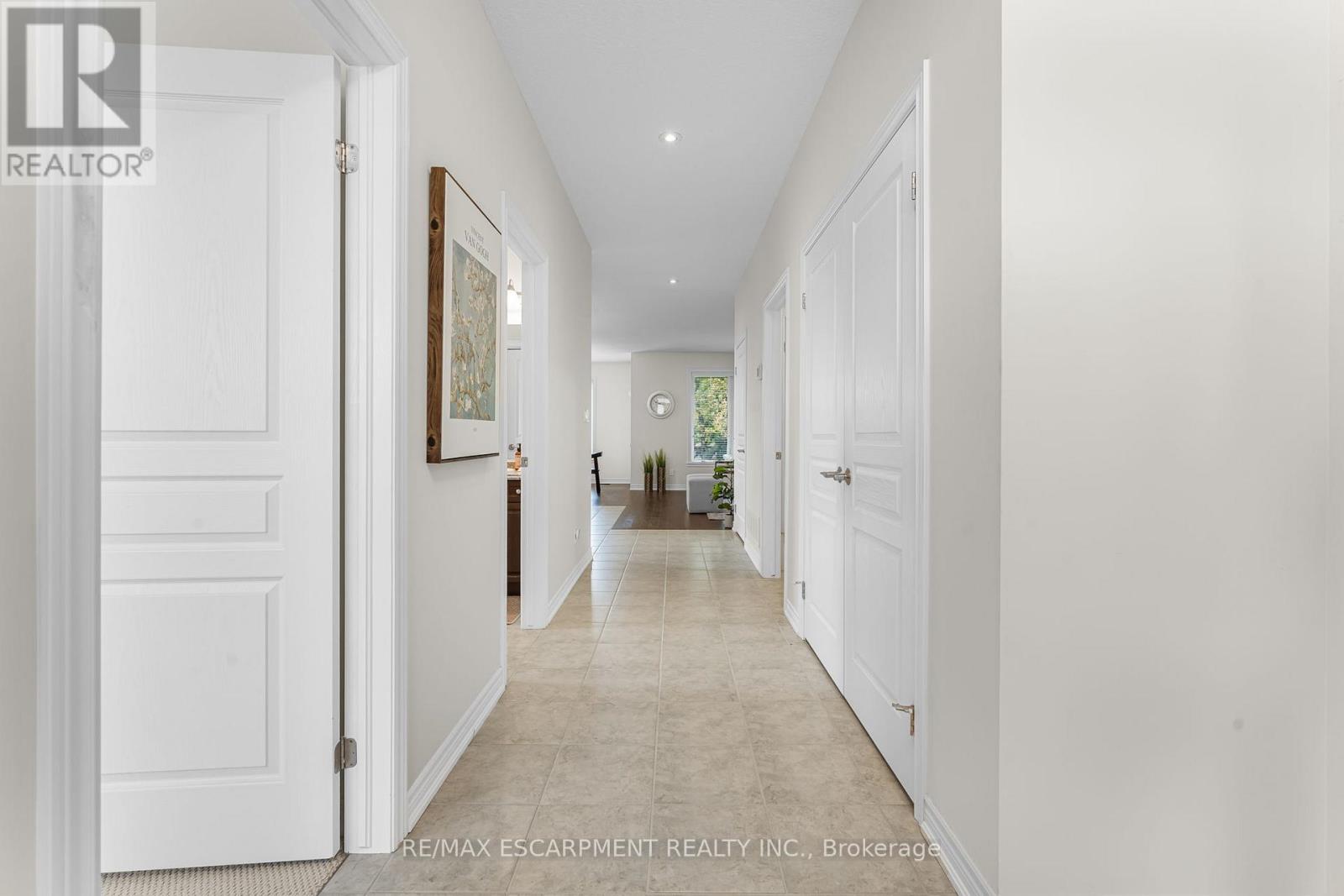 5 Oakdale Boulevard, West Lincoln, Ontario  L0R 2A0 - Photo 6 - X12476526