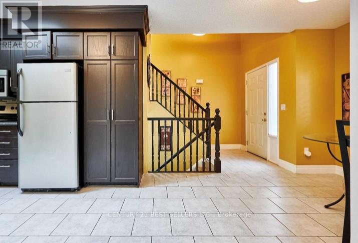 26 O'connor Lane, Guelph, Ontario  N1E 7G4 - Photo 4 - X12476527